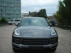Grau Gebraucht 2019 Porsche Cayenne SUV | 39.900 €