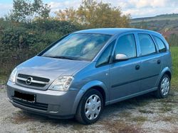 Grau Gebraucht 2003 Opel Meriva Van / Kleinbus | 1.999 € (Fairer Preis)