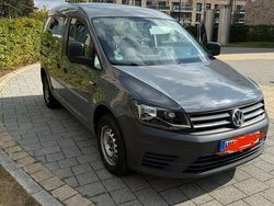 Grau Gebraucht 2017 VW Caddy Family Van / Kleinbus | 12.999 € (Fairer Preis)