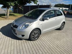 Silber Gebraucht 2007 Toyota Yaris Sol Kleinwagen | 2.200 € (Etwas zu teuer)