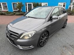 Grau Gebraucht 2012 Mercedes B200 Van / Kleinbus | 7.900 € (Fairer Preis)