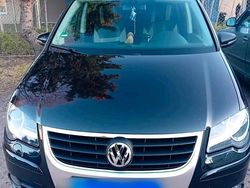 Schwarz Gebraucht 2010 VW Touran Van / Kleinbus | 5.200 € (Guter Preis)
