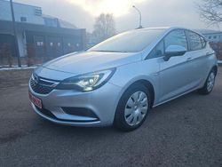 Silber Gebraucht 2015 Opel Astra Limousine | 6.307 € (Fairer Preis)