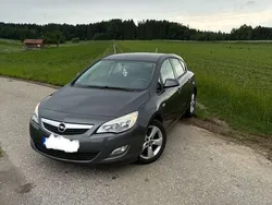 Grau Gebraucht 2012 Opel Astra Design Edition Kleinwagen | 2.900 € (Superpreis)