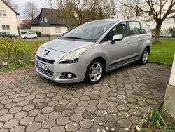 Silber Gebraucht 2011 Peugeot 5008 Van / Kleinbus | 4.999 € (Fairer Preis)