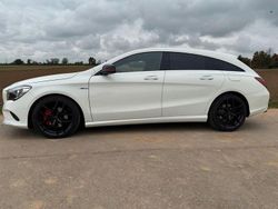 Weiß Gebraucht 2016 Mercedes CLA180 Shooting Brake Urban Kombi | 13.499 € (Guter Preis)