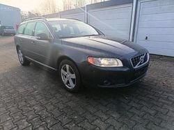 Grau Gebraucht 2010 Volvo V70 Kombi | 4.000 €