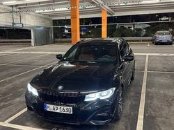 Schwarz Gebraucht 2020 BMW 330 M Sport Kombi | 33.500 € (Fairer Preis)