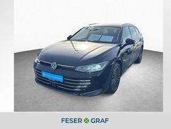 Grenadillschwarz metallic Gebraucht 2024 VW Passat Elegance Kombi | 37.960 € (Etwas zu teuer)