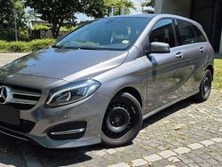 Grau Gebraucht 2016 Mercedes B180 Van / Kleinbus | 10.500 € (Guter Preis)