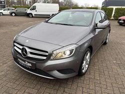 Mountaingrau Gebraucht 2015 Mercedes A200 Kleinwagen | 15.990 € (Fairer Preis)