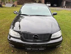 Schwarz Gebraucht 2002 Opel Omega Limousine | 800 € (Superpreis)