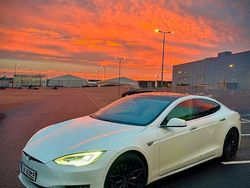 Weiß Gebraucht 2016 Tesla Model S Kleinwagen | 26.500 € (Fairer Preis)