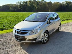 Silber Gebraucht 2009 Opel Corsa Edition Limousine | 5.500 € (Teuer)