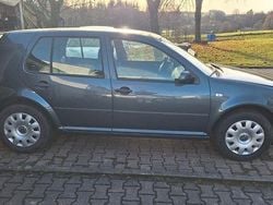 Grau Gebraucht 2002 VW Golf Limousine | 900 € (Guter Preis)