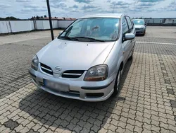 Silber Gebraucht 2002 Nissan Almera Tino Van / Kleinbus | 3.750 € (Teuer)