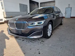 Grau Gebraucht 2021 BMW 730L Executive Limousine | 50.290 €