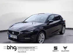 Mitternachtsschwarz Neu 2025 Seat Leon Limousine | 29.990 € (Etwas zu teuer)