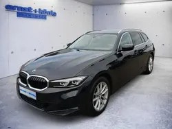 Schwarz Gebraucht 2023 BMW 318 Shadowline Kombi | 27.490 € (Fairer Preis)