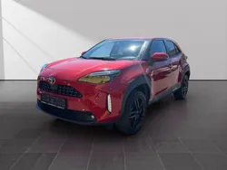 Karminarot metallic Gebraucht 2022 Toyota Yaris Hybrid Elegant | 24.990 € (Fairer Preis)