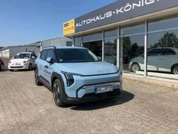 Frostblau (blau) Gebraucht 2024 Kia EV3 4 SUV | 39.290 € (Guter Preis)