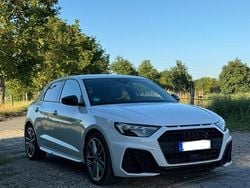Weiß Gebraucht 2019 Audi A1 Sportback S-Line Kleinwagen | 22.999 € (Guter Preis)