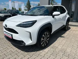 Weiß Gebraucht 2024 Toyota Yaris Cross SUV | 25.488 € (Guter Preis)