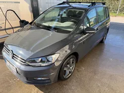 Grau Gebraucht 2016 VW Touran Comfortline Van / Kleinbus | 11.390 € (Guter Preis)