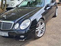 Schwarz Gebraucht 2007 Mercedes E200 Limousine | 3.800 € (Fairer Preis)