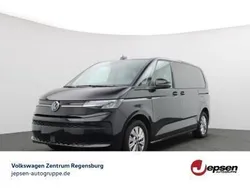 Deep black perleffekt Gebraucht 2024 VW T7 Life Van | 55.970 € (Fairer Preis)