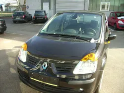 Schwarz Gebraucht 2005 Renault Modus Dynamique Van / Kleinbus | 2.899 € (Etwas zu teuer)