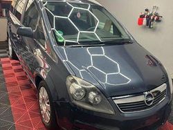 Grau Gebraucht 2007 Opel Zafira Van / Kleinbus | 2.999 € (Fairer Preis)