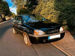 Schwarz Gebraucht 2000 Ford Fiesta Kleinwagen | 1.300 € (Fairer Preis)
