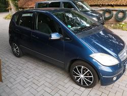 Blau Gebraucht 2009 Mercedes A170 Kleinwagen | 1.550 € (Fairer Preis)