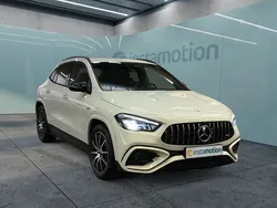 Weiß Gebraucht 2024 Mercedes GLA35 AMG AMG SUV | 78.400 €