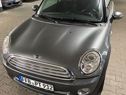 Grau Gebraucht 2010 Mini Cooper Kleinwagen | 7.300 € (Fairer Preis)