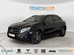 Metalliclack (schwarz Gebraucht 2018 Mercedes GLA200 SUV | 20.989 € (Etwas zu teuer)