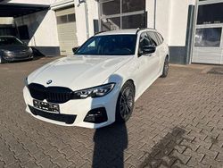 Alpinweiss iii Gebraucht 2022 BMW 320e M Sport Kombi | 30.760 € (Guter Preis)