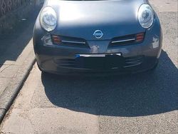Grau Gebraucht 2003 Nissan Micra Kleinwagen | 1.500 € (Fairer Preis)