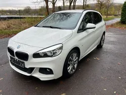 Weiß Gebraucht 2016 BMW 220 Active Tourer M Sport Van / Kleinbus | 18.499 € (Fairer Preis)