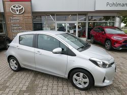 Silver metallic Gebraucht 2014 Toyota Yaris Hybrid Life Kleinwagen | 11.930 € (Fairer Preis)