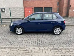Blau Gebraucht 2016 Skoda Fabia Kleinwagen | 7.299 € (Fairer Preis)
