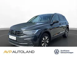 Grau Gebraucht 2024 VW Tiguan Move SUV | 29.220 € (Guter Preis)