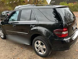 Schwarz Gebraucht 2009 Mercedes 320 SUV | 16.399 €