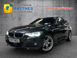 Black sapphire metallic/schwarz (metallic) Gebraucht 2016 BMW 330 Performance Kombi | 17.399 €