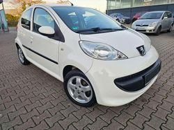 Weiß Gebraucht 2009 Peugeot 107 Filou Kleinwagen | 3.300 € (Etwas zu teuer)