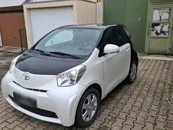 Weiß Gebraucht 2009 Toyota iQ Kleinwagen | 3.500 €