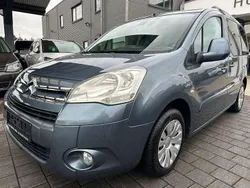 Grau Gebraucht 2011 Citroën Berlingo Van / Kleinbus | 5.400 € (Fairer Preis)