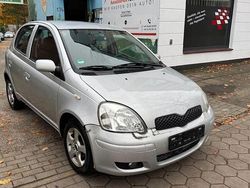 Silber Gebraucht 2005 Toyota Yaris Limousine | 1.699 € (Fairer Preis)