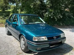 Grün Gebraucht 1995 Opel Vectra Limousine | 5.400 €
